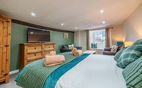 Library View Apartment